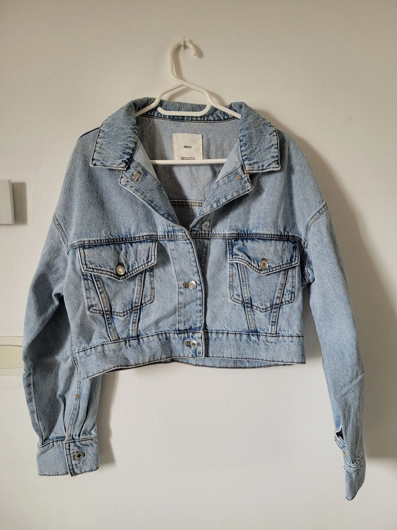 Veste en jean courte Mango (MNG) bleu clair – Taille M